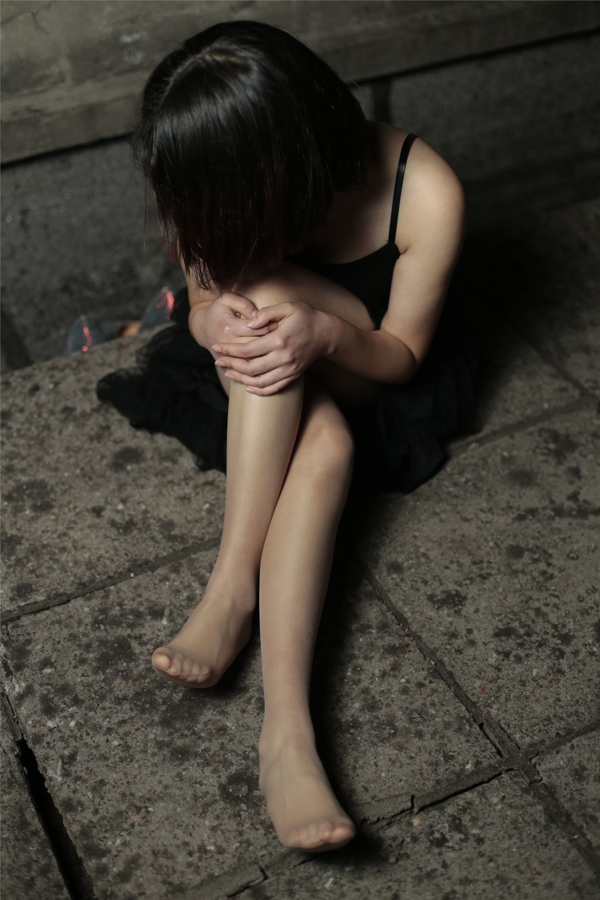 奈丝写真 NO.060 喵璃-从白昼到黑夜，在天台吹吹风